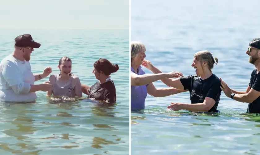 Mais de 130 pessoas foram batizadas por igrejas na Inglaterra durante celebrações em praia na cidade de Bournemouth. Foto: BCP Church Collective